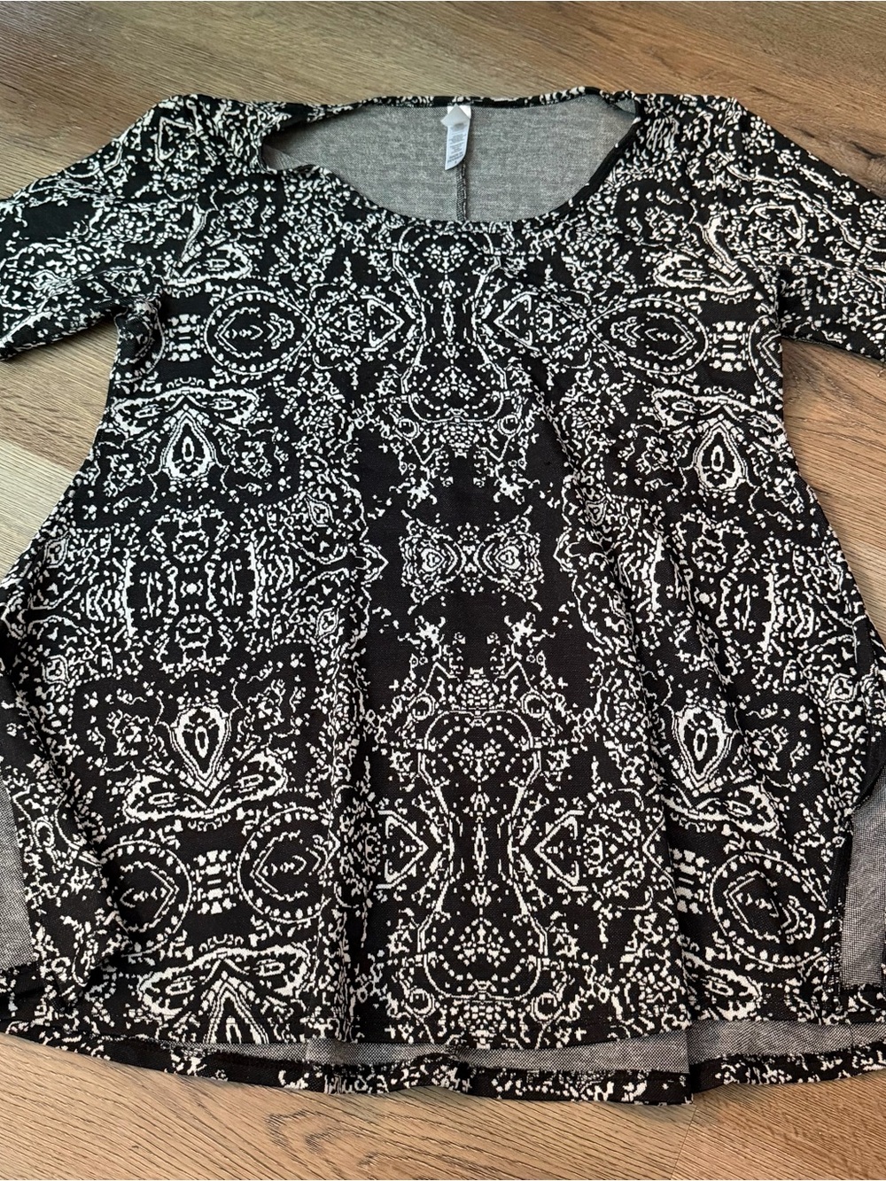 LuLaRoe Black and White Patterned Tunic Top